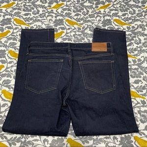 Madewell Dark Wash Skinny Jeans EUC Size 33x32